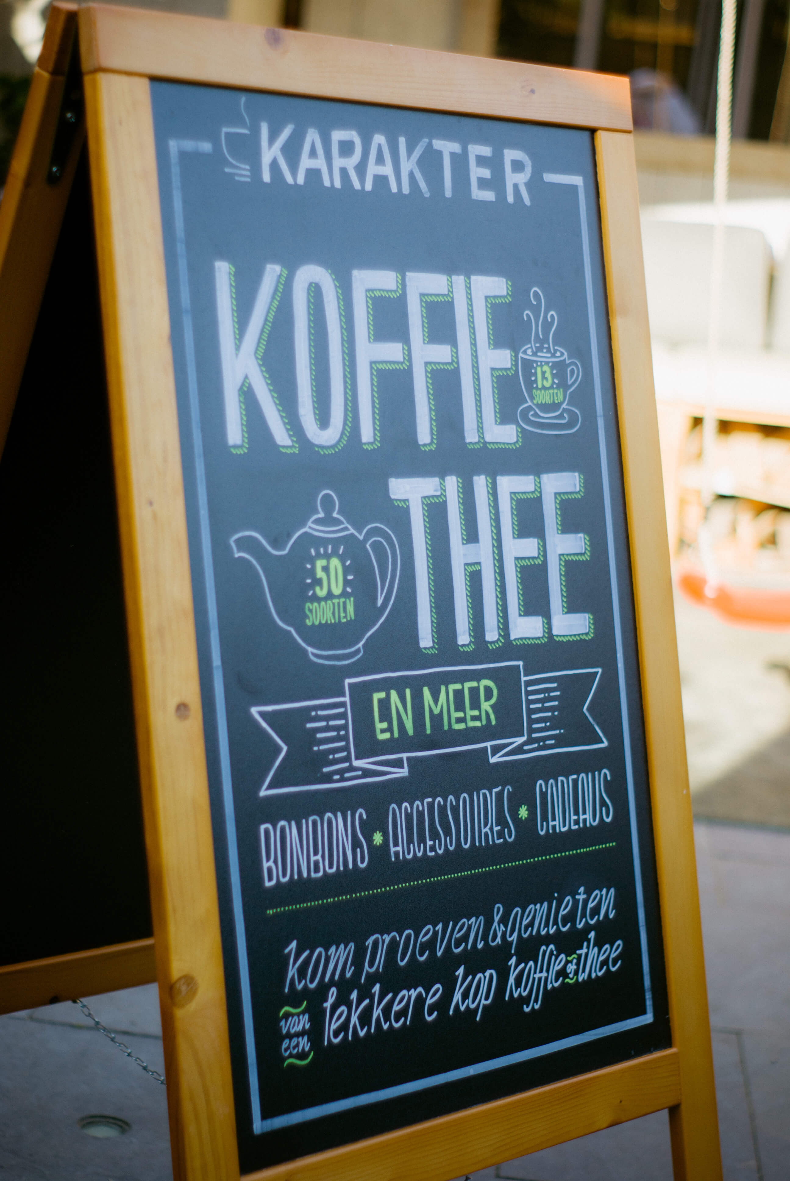 Sherlock Holmes troosten Skiën Somers design – Het werk van John SomersHandgeschreven krijtbord voor  koffiewinkel Karakter